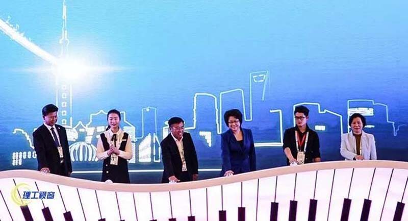 民俗彩灯展出