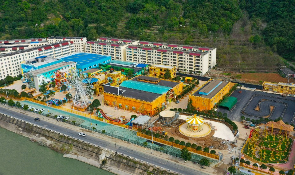 陕西商洛侏罗纪恐龙世界