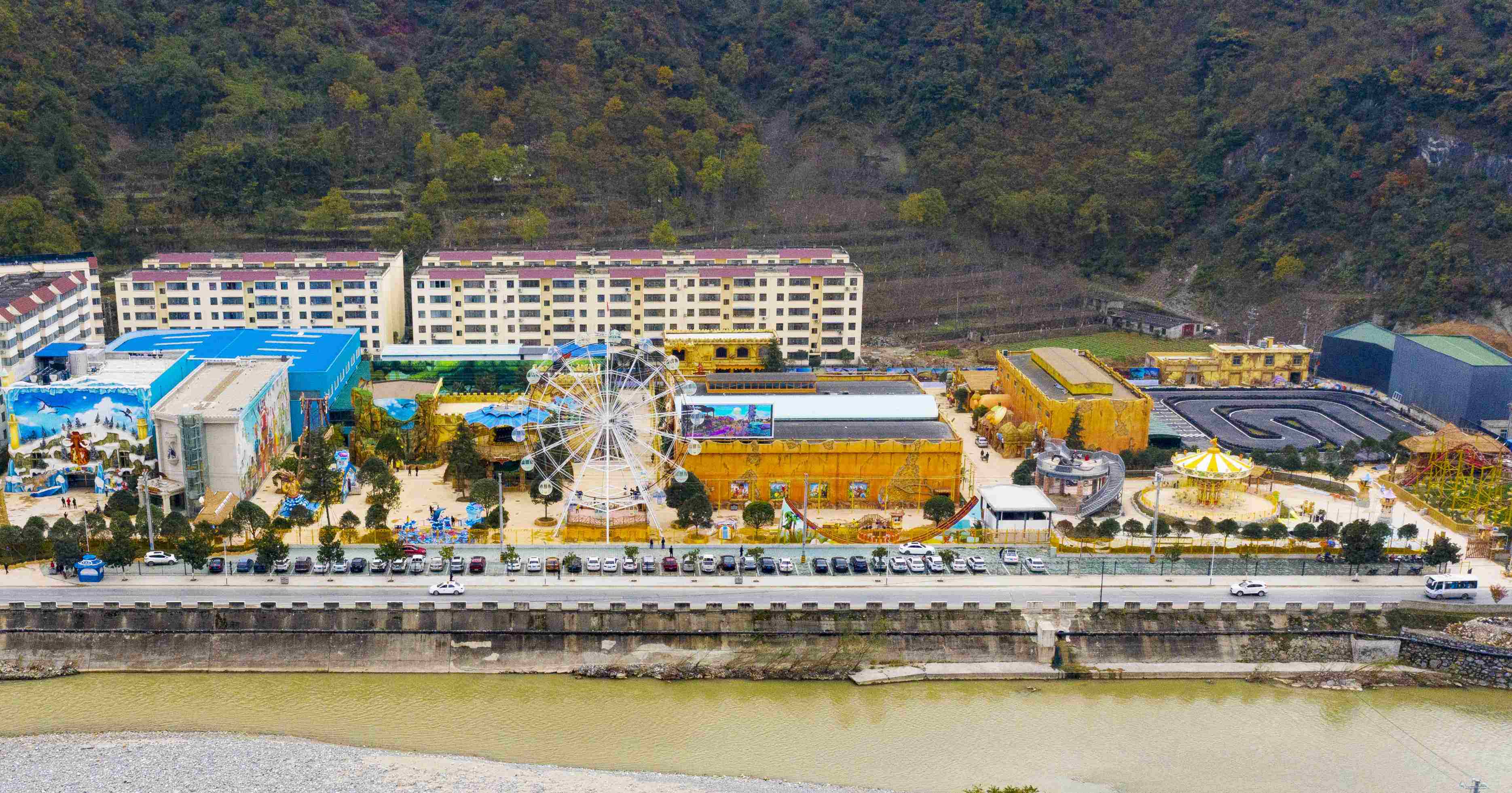 陕西商洛侏罗纪恐龙世界